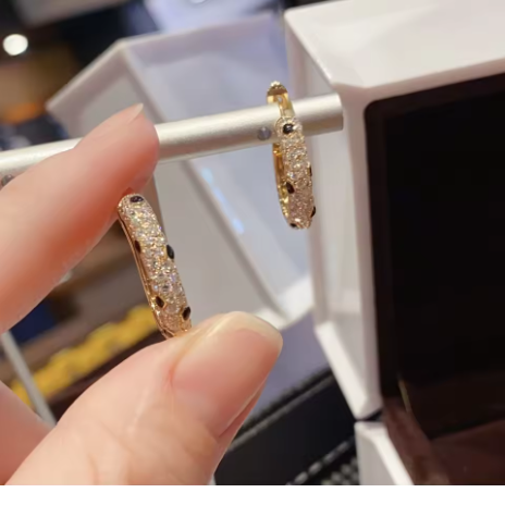 KLN26 Anting Wanita Emas 18K Murni dengan Berlian Putih 0.122 Karat yang Dihasilkan di Laboratorium, Anting Mewah