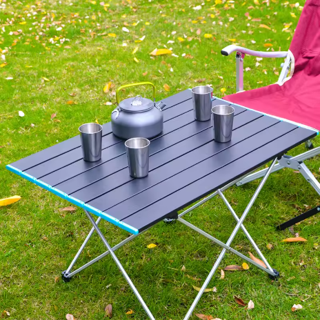 Meja Camping Lipat Super Ringan, Meja Makan Outdoor Lipat, Bahan Aluminium Paduan Berkekuatan Tinggi, Cocok untuk Pesta Taman, Piknik, dan Barbekyu