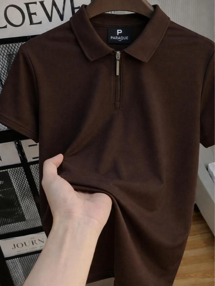 Kaos Polo Zipper Cowok Kekinian – Look Clean & Maskulin Polo Shirt Zipper Pria Basic Elegant